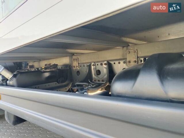 Белый Мерседес Атего, объемом двигателя 5.13 л и пробегом 485 тыс. км за 27000 $, фото 4 на Automoto.ua