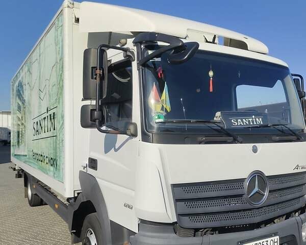 Белый Мерседес Атего, объемом двигателя 5.13 л и пробегом 485 тыс. км за 27000 $, фото 3 на Automoto.ua