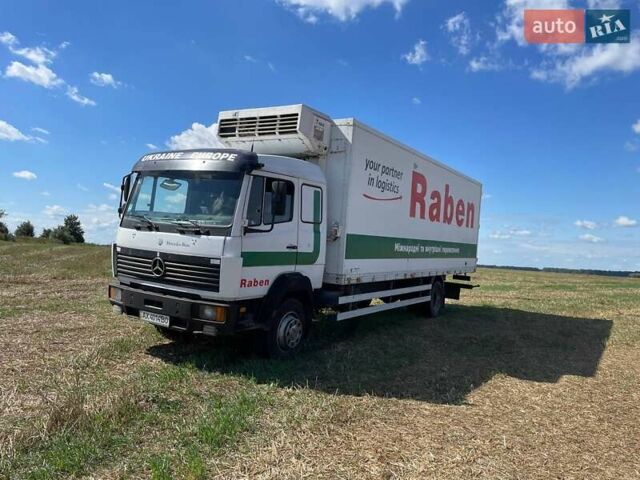 Білий Мерседес Атего, об'ємом двигуна 4.25 л та пробігом 900 тис. км за 14000 $, фото 2 на Automoto.ua