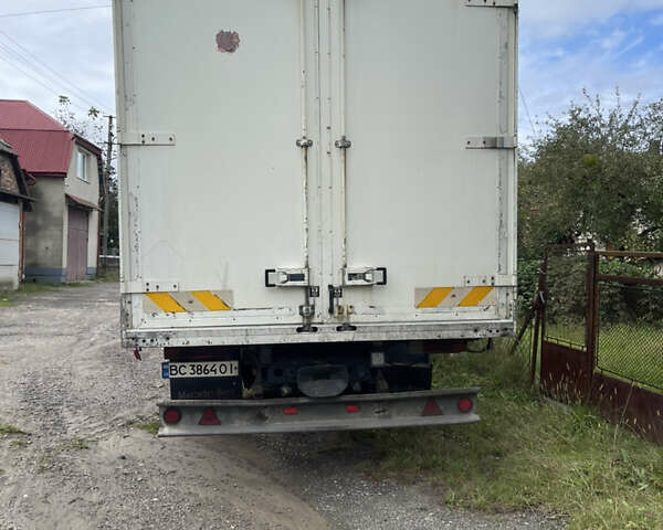 Белый Мерседес Атего, объемом двигателя 5.96 л и пробегом 600 тыс. км за 9000 $, фото 4 на Automoto.ua