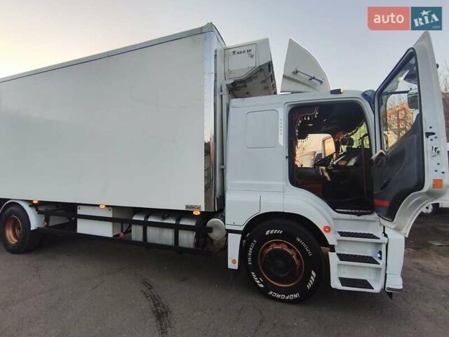 Белый Мерседес Атего, объемом двигателя 6.4 л и пробегом 1000 тыс. км за 22000 $, фото 3 на Automoto.ua