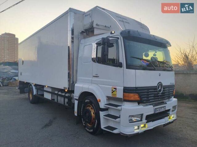 Белый Мерседес Атего, объемом двигателя 6.4 л и пробегом 1000 тыс. км за 22000 $, фото 2 на Automoto.ua