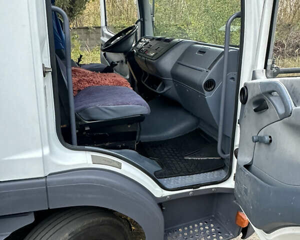 Білий Мерседес Атего, об'ємом двигуна 4.2 л та пробігом 619 тис. км за 14200 $, фото 8 на Automoto.ua