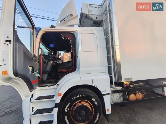 Белый Мерседес Атего, объемом двигателя 6.4 л и пробегом 1000 тыс. км за 22000 $, фото 4 на Automoto.ua