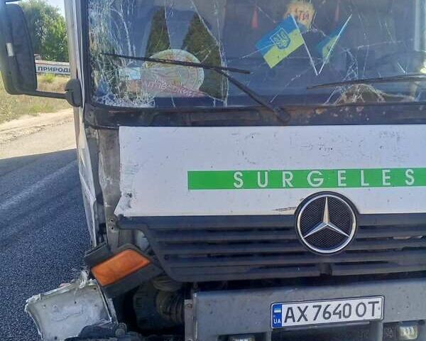 Белый Мерседес Атего, объемом двигателя 6.4 л и пробегом 800 тыс. км за 7000 $, фото 1 на Automoto.ua