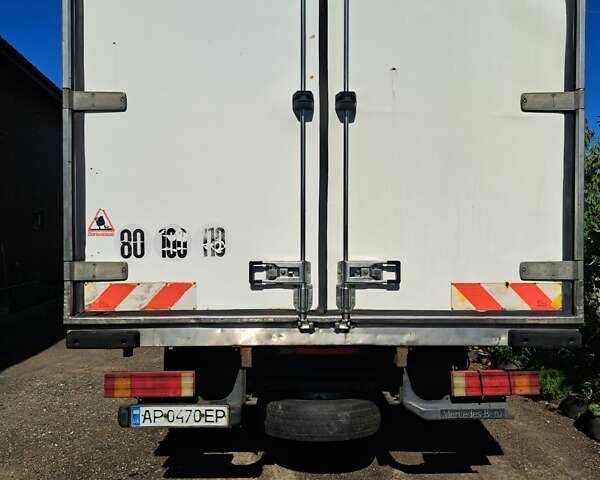 Белый Мерседес Атего, объемом двигателя 4.6 л и пробегом 450 тыс. км за 16300 $, фото 3 на Automoto.ua