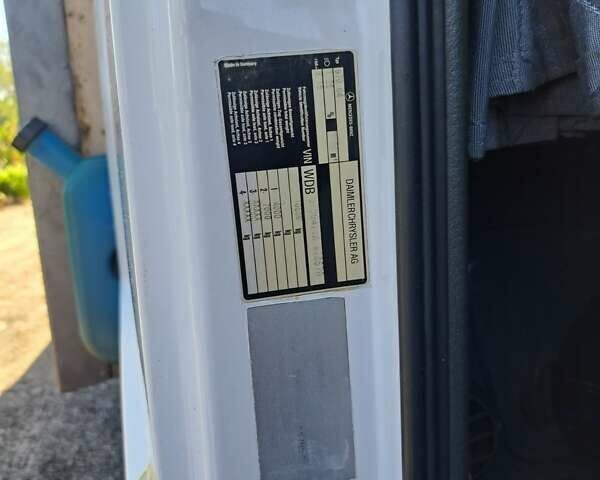 Белый Мерседес Атего, объемом двигателя 4.6 л и пробегом 450 тыс. км за 16300 $, фото 17 на Automoto.ua