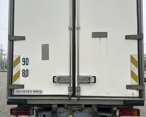 Белый Мерседес Атего, объемом двигателя 4.25 л и пробегом 417 тыс. км за 13500 $, фото 2 на Automoto.ua