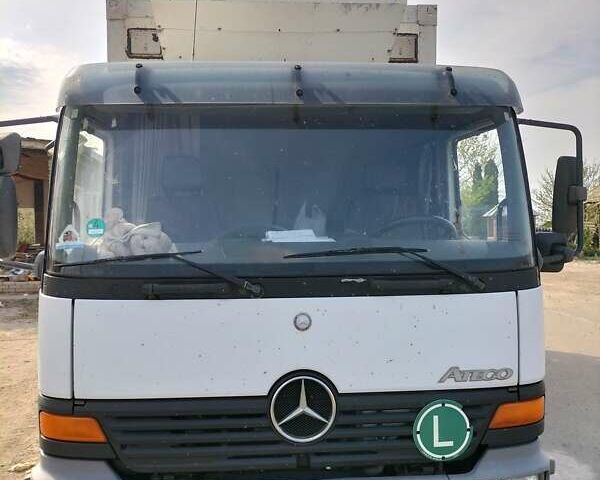 Білий Мерседес Атего, об'ємом двигуна 4.25 л та пробігом 600 тис. км за 16700 $, фото 4 на Automoto.ua
