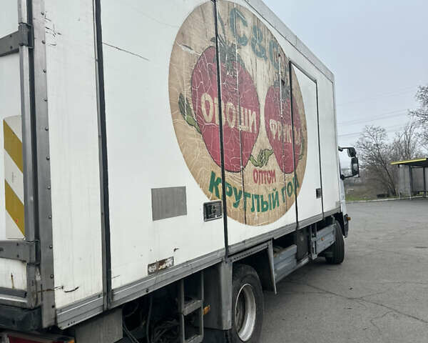 Белый Мерседес Атего, объемом двигателя 4.25 л и пробегом 417 тыс. км за 13500 $, фото 3 на Automoto.ua