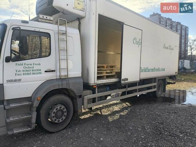 Білий Мерседес Атего, об'ємом двигуна 6.4 л та пробігом 665 тис. км за 22000 $, фото 5 на Automoto.ua