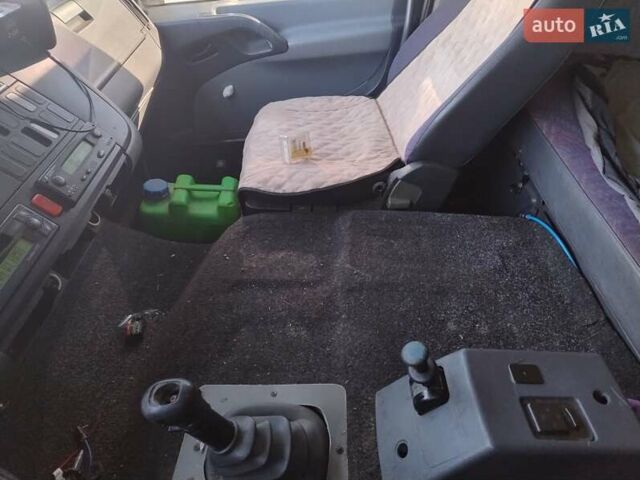 Белый Мерседес Атего, объемом двигателя 6.37 л и пробегом 800 тыс. км за 18000 $, фото 8 на Automoto.ua