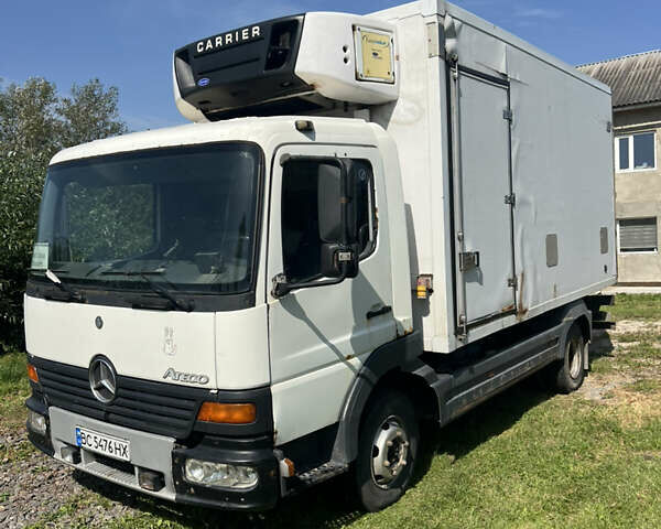 Білий Мерседес Атего, об'ємом двигуна 4.25 л та пробігом 246 тис. км за 11200 $, фото 1 на Automoto.ua