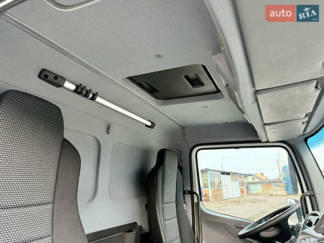 Белый Мерседес Атего, объемом двигателя 4.3 л и пробегом 351 тыс. км за 34500 $, фото 33 на Automoto.ua