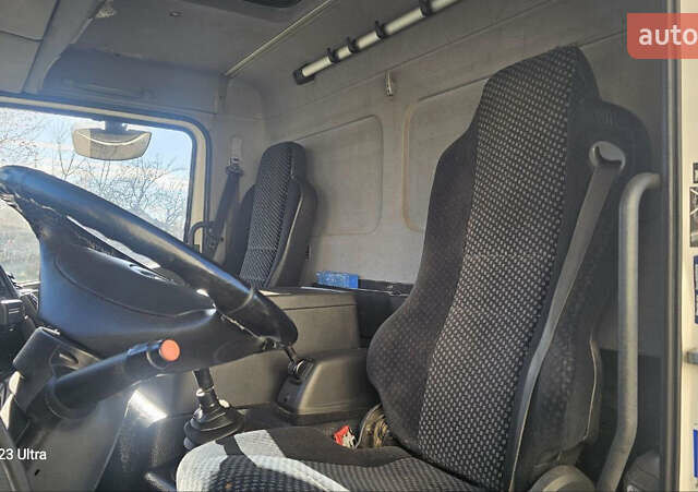 Білий Мерседес Атего, об'ємом двигуна 4.25 л та пробігом 660 тис. км за 20000 $, фото 4 на Automoto.ua