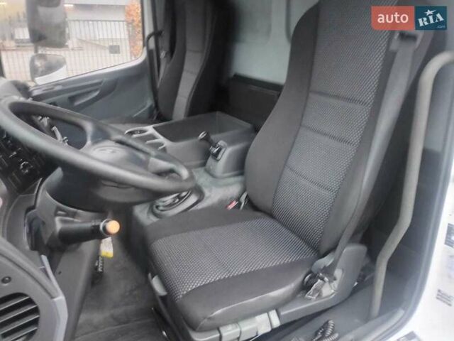 Белый Мерседес Атего, объемом двигателя 4.2 л и пробегом 410 тыс. км за 36000 $, фото 5 на Automoto.ua