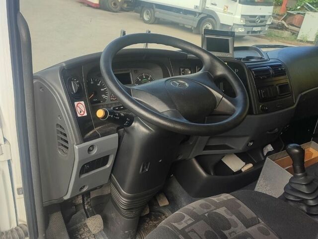 Белый Мерседес Атего, объемом двигателя 0 л и пробегом 325 тыс. км за 34000 $, фото 5 на Automoto.ua