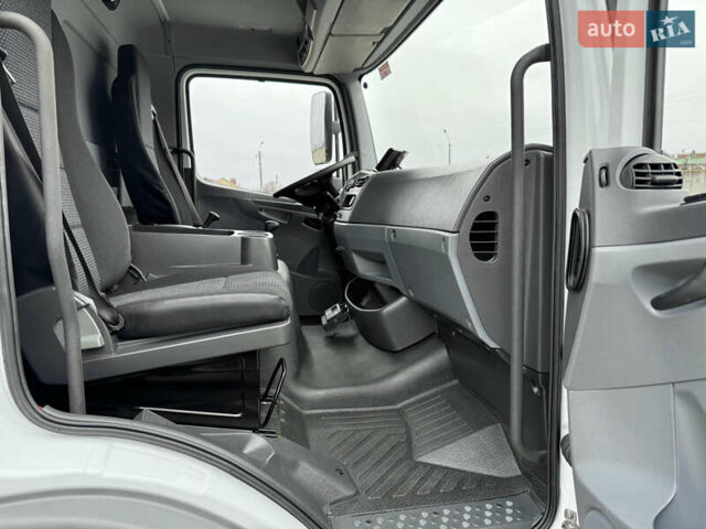 Белый Мерседес Атего, объемом двигателя 4.3 л и пробегом 95 тыс. км за 42500 $, фото 51 на Automoto.ua