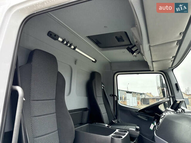 Белый Мерседес Атего, объемом двигателя 4.8 л и пробегом 354 тыс. км за 38800 $, фото 55 на Automoto.ua