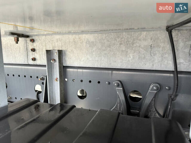 Белый Мерседес Атего, объемом двигателя 4.8 л и пробегом 354 тыс. км за 38800 $, фото 32 на Automoto.ua