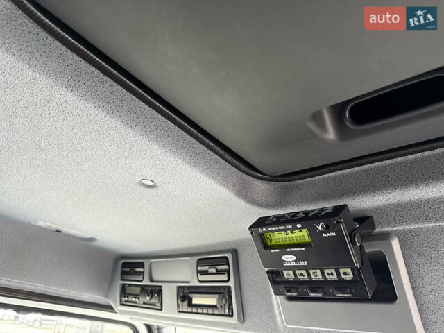 Белый Мерседес Атего, объемом двигателя 4.8 л и пробегом 354 тыс. км за 38800 $, фото 61 на Automoto.ua