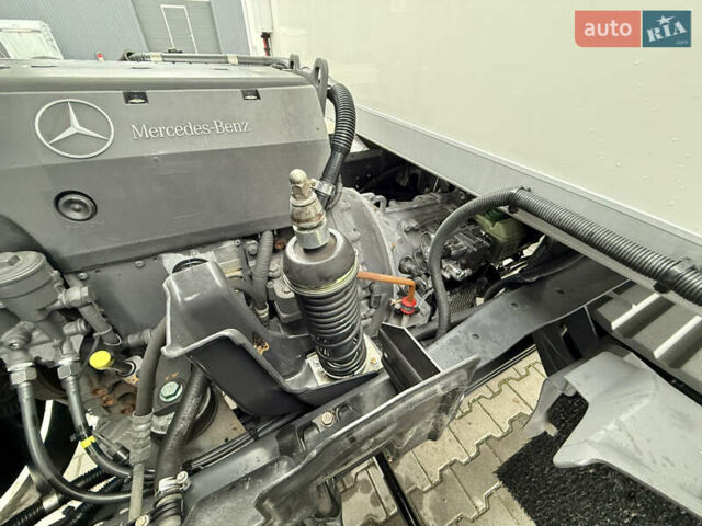 Белый Мерседес Атего, объемом двигателя 4.8 л и пробегом 354 тыс. км за 38800 $, фото 80 на Automoto.ua