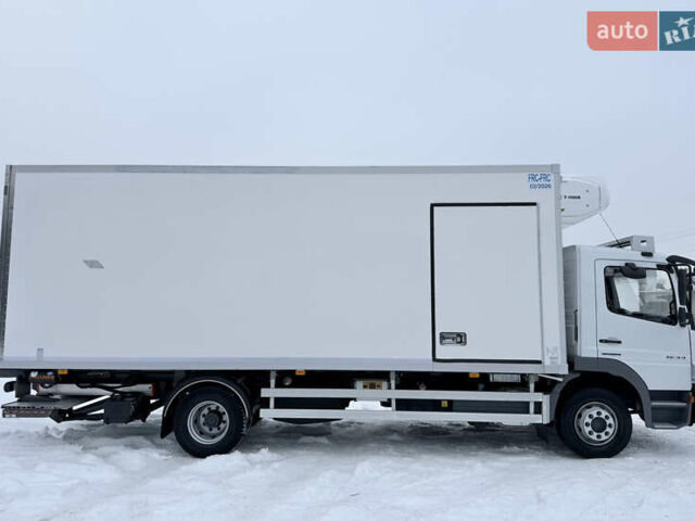 Белый Мерседес Атего, объемом двигателя 4.8 л и пробегом 304 тыс. км за 42500 $, фото 2 на Automoto.ua