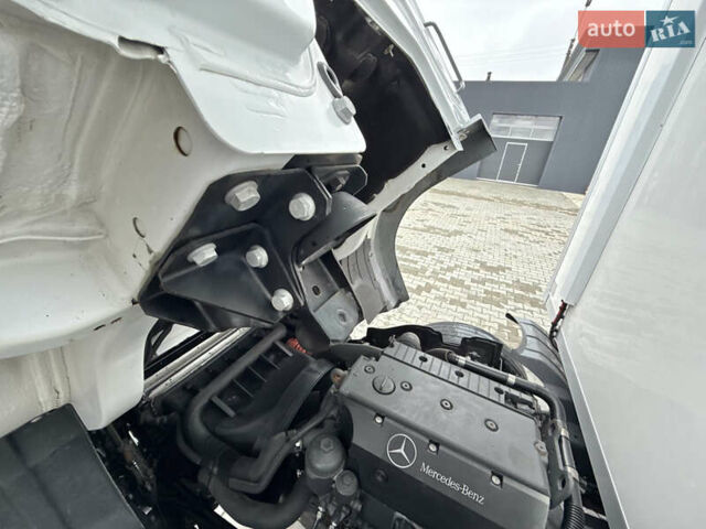 Белый Мерседес Атего, объемом двигателя 4.8 л и пробегом 354 тыс. км за 38800 $, фото 75 на Automoto.ua