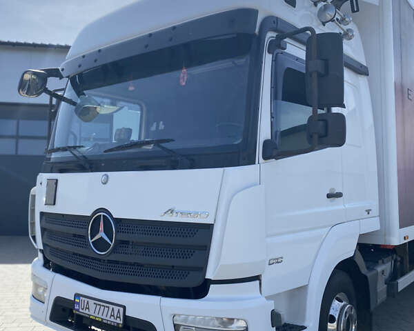 Білий Мерседес Атего, об'ємом двигуна 5.2 л та пробігом 817 тис. км за 25500 $, фото 3 на Automoto.ua