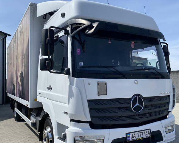 Білий Мерседес Атего, об'ємом двигуна 5.2 л та пробігом 817 тис. км за 25500 $, фото 1 на Automoto.ua