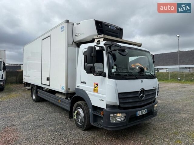 Белый Мерседес Атего, объемом двигателя 5.2 л и пробегом 368 тыс. км за 49000 $, фото 3 на Automoto.ua