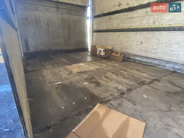 Белый Мерседес Атего, объемом двигателя 4.25 л и пробегом 1000 тыс. км за 9000 $, фото 6 на Automoto.ua