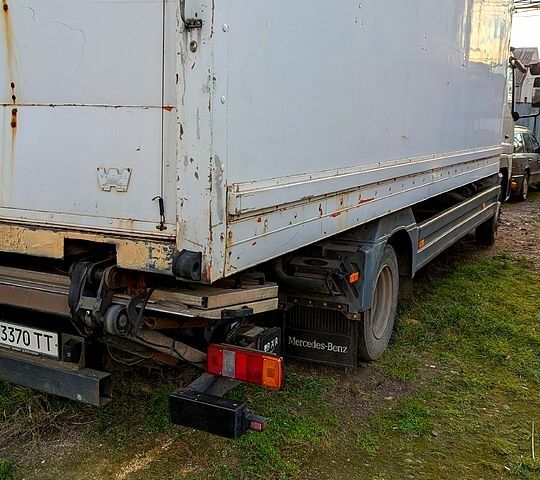 Білий Мерседес Атего, об'ємом двигуна 42 л та пробігом 585 тис. км за 15700 $, фото 1 на Automoto.ua