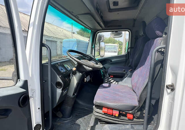 Белый Мерседес Атего, объемом двигателя 4.25 л и пробегом 848 тыс. км за 13500 $, фото 2 на Automoto.ua