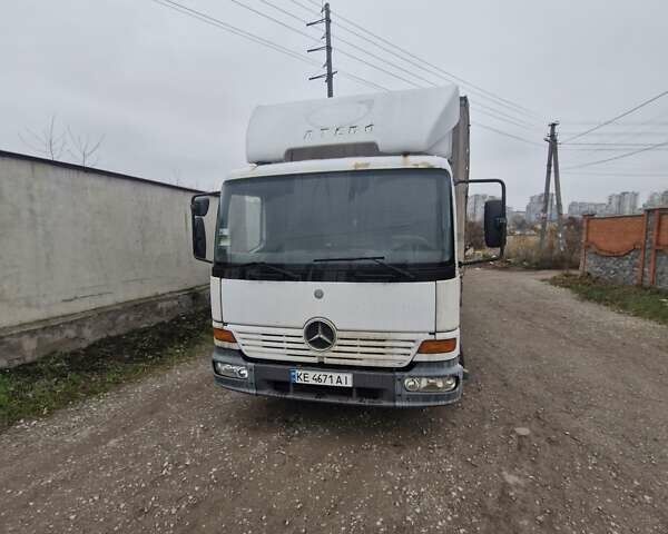 Белый Мерседес Атего, объемом двигателя 4.25 л и пробегом 861 тыс. км за 9000 $, фото 1 на Automoto.ua