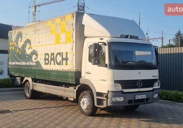 Білий Мерседес Атего, об'ємом двигуна 4.25 л та пробігом 980 тис. км за 23750 $, фото 3 на Automoto.ua