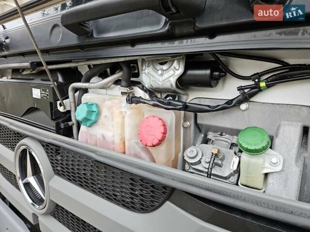 Белый Мерседес Атего, объемом двигателя 2 л и пробегом 550 тыс. км за 31900 $, фото 17 на Automoto.ua