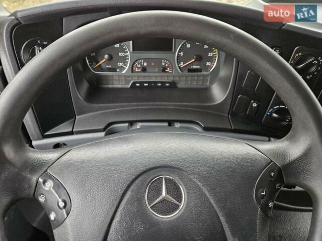 Белый Мерседес Атего, объемом двигателя 2 л и пробегом 550 тыс. км за 31900 $, фото 9 на Automoto.ua