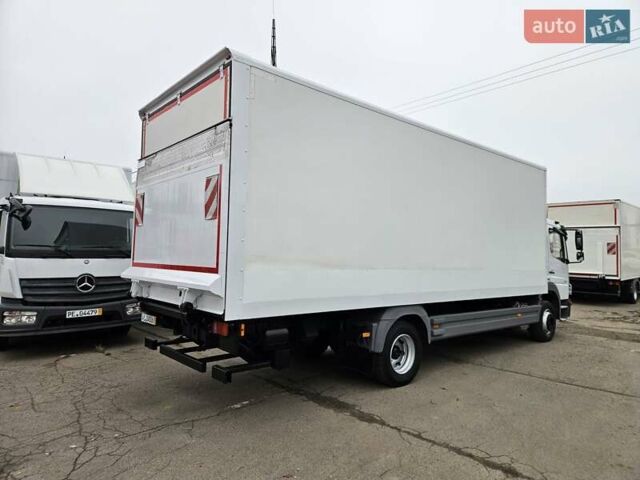 Белый Мерседес Атего, объемом двигателя 2 л и пробегом 550 тыс. км за 31900 $, фото 5 на Automoto.ua