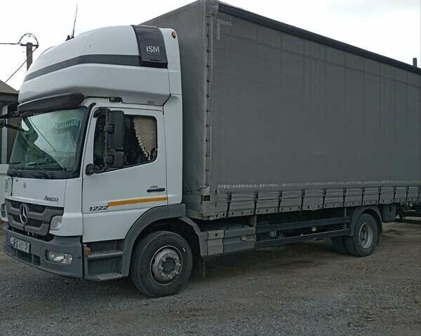 Білий Мерседес Атего, об'ємом двигуна 4.8 л та пробігом 860 тис. км за 27900 $, фото 2 на Automoto.ua