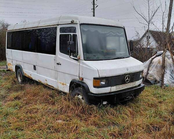 Білий Мерседес Атего, об'ємом двигуна 0 л та пробігом 300 тис. км за 3500 $, фото 1 на Automoto.ua