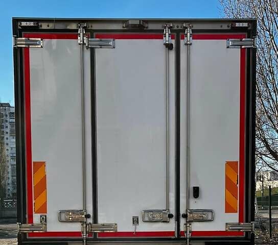 Бежевый Мерседес Атего, объемом двигателя 5.13 л и пробегом 480 тыс. км за 41000 $, фото 6 на Automoto.ua