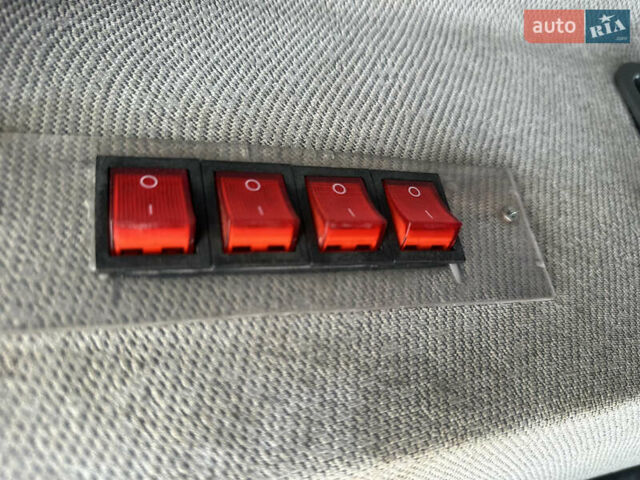 Красный Мерседес Атего, объемом двигателя 6 л и пробегом 800 тыс. км за 11500 $, фото 14 на Automoto.ua