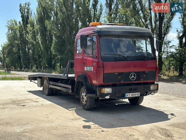 Красный Мерседес Атего, объемом двигателя 6 л и пробегом 800 тыс. км за 12500 $, фото 1 на Automoto.ua