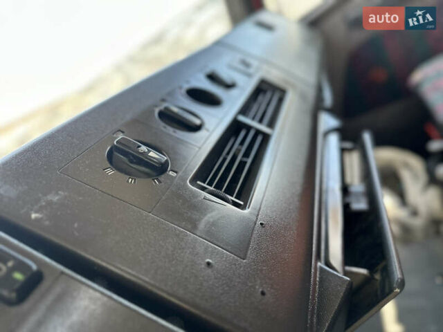 Красный Мерседес Атего, объемом двигателя 6 л и пробегом 800 тыс. км за 11500 $, фото 4 на Automoto.ua