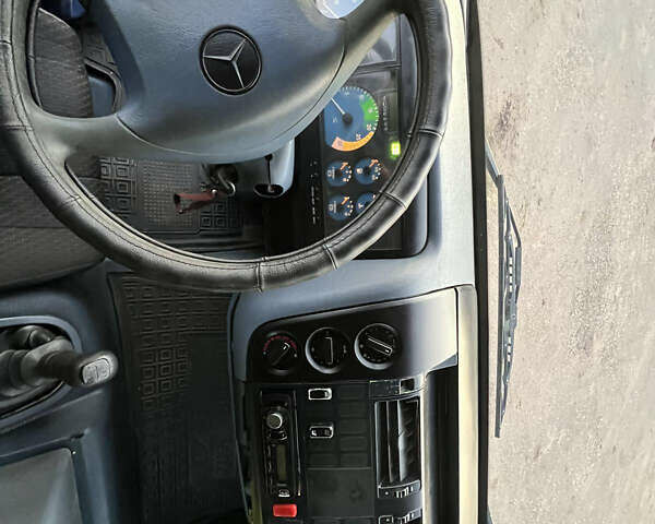 Красный Мерседес Атего, объемом двигателя 4.25 л и пробегом 1 тыс. км за 9500 $, фото 13 на Automoto.ua