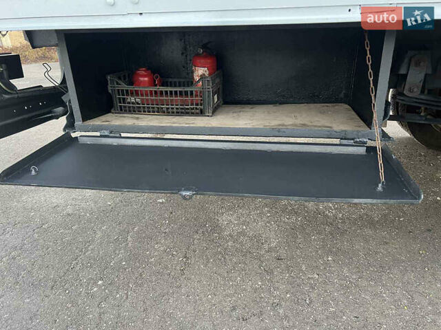 Красный Мерседес Атего, объемом двигателя 4.25 л и пробегом 1 тыс. км за 9500 $, фото 17 на Automoto.ua