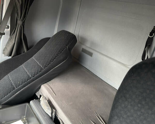 Красный Мерседес Атего, объемом двигателя 4.25 л и пробегом 682 тыс. км за 42000 $, фото 10 на Automoto.ua