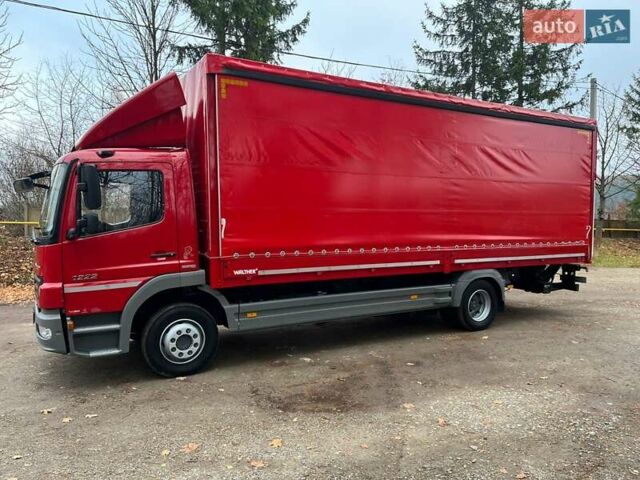 Красный Мерседес Атего, объемом двигателя 4.8 л и пробегом 601 тыс. км за 29500 $, фото 6 на Automoto.ua