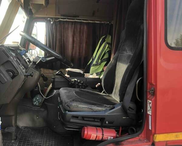 Красный Мерседес Атего, объемом двигателя 6 л и пробегом 750 тыс. км за 11900 $, фото 3 на Automoto.ua